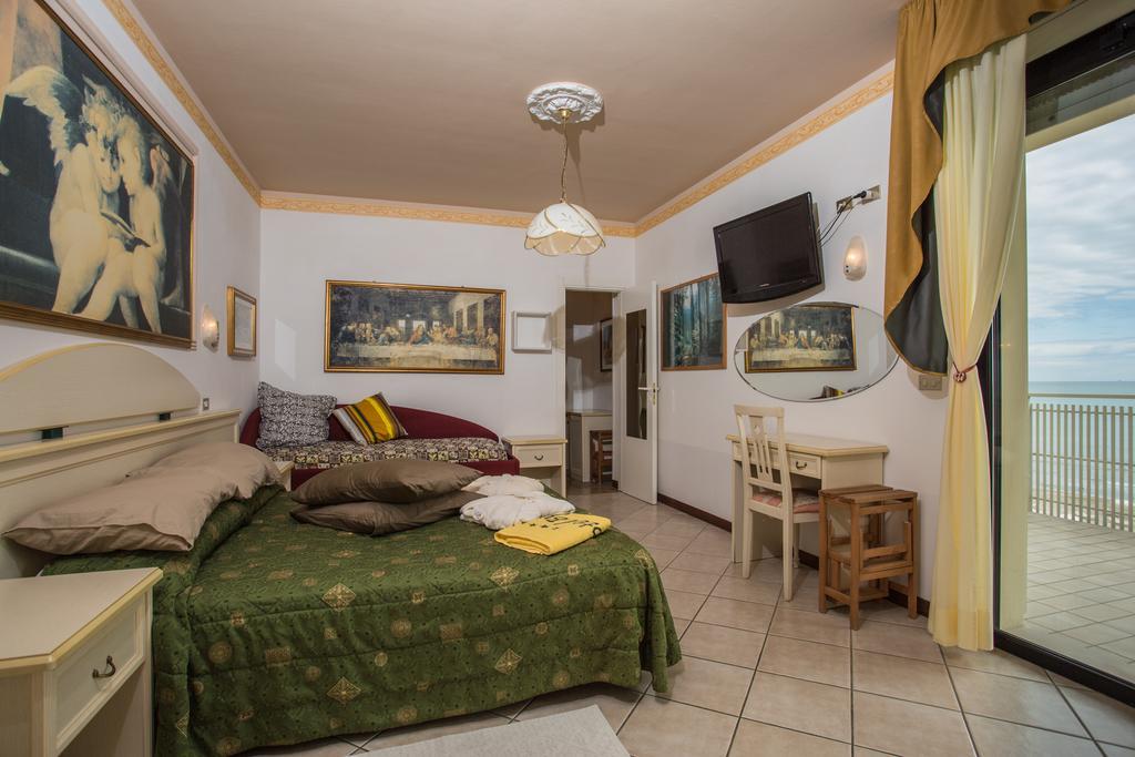Hotel Byron Milano Marittima Exteriör bild