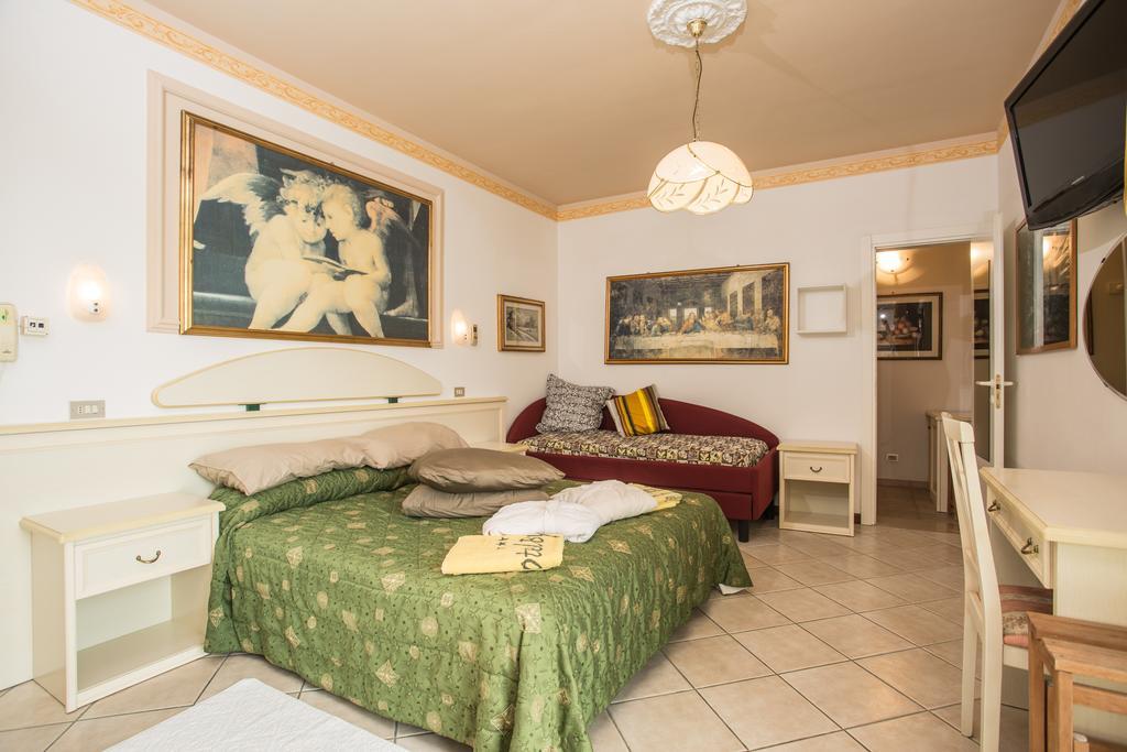 Hotel Byron Milano Marittima Exteriör bild