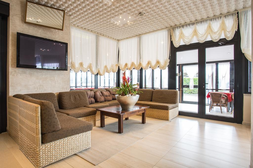 Hotel Byron Milano Marittima Exteriör bild