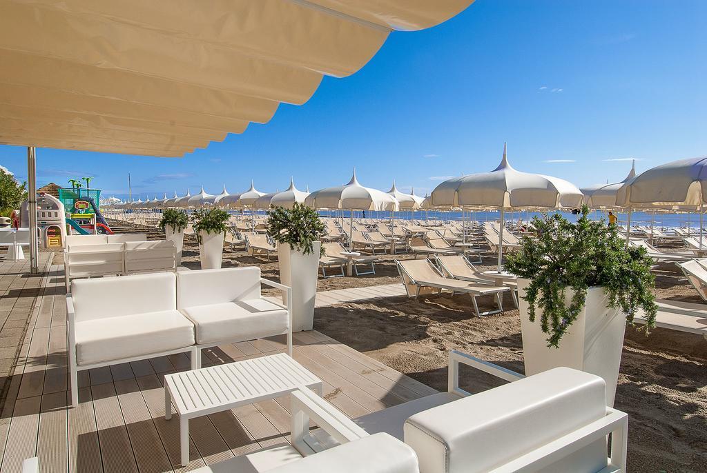 Hotel Byron Milano Marittima Exteriör bild