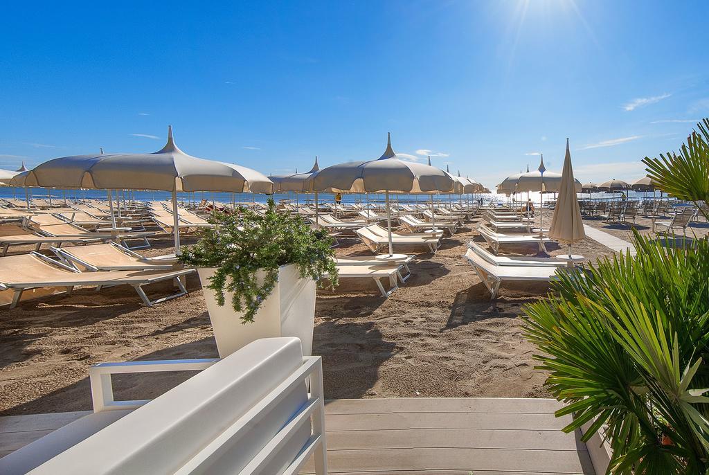 Hotel Byron Milano Marittima Exteriör bild