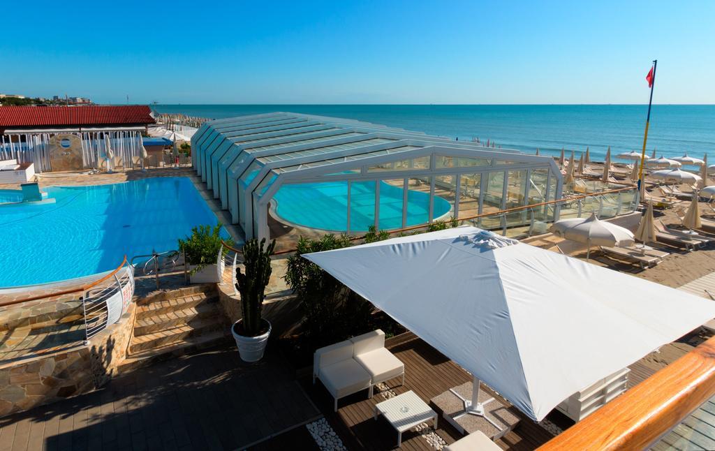 Hotel Byron Milano Marittima Exteriör bild