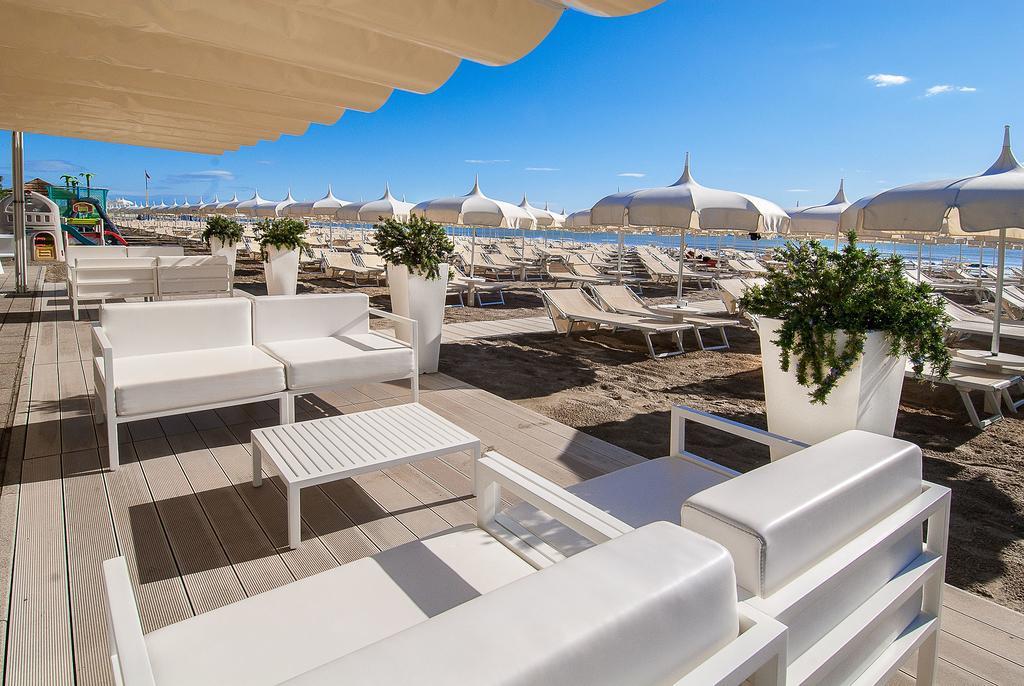 Hotel Byron Milano Marittima Exteriör bild