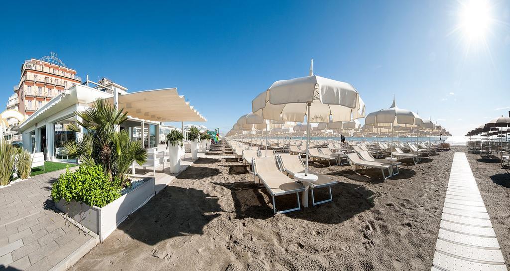 Hotel Byron Milano Marittima Exteriör bild