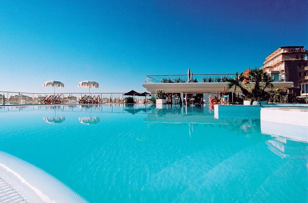 Hotel Byron Milano Marittima Exteriör bild