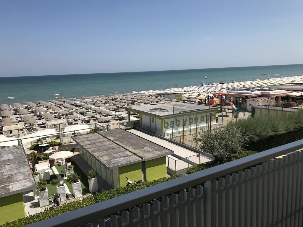 Hotel Byron Milano Marittima Exteriör bild