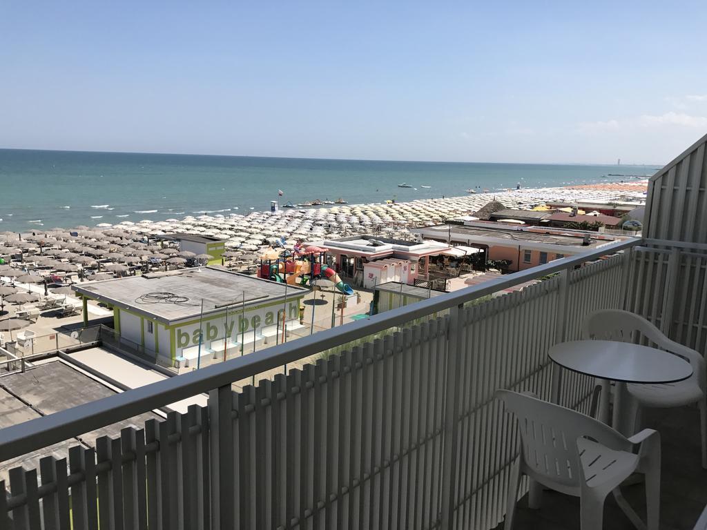 Hotel Byron Milano Marittima Exteriör bild