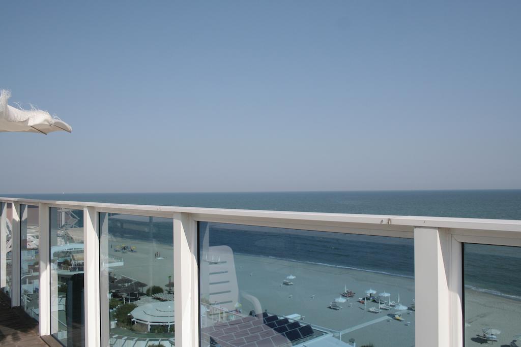 Hotel Byron Milano Marittima Exteriör bild