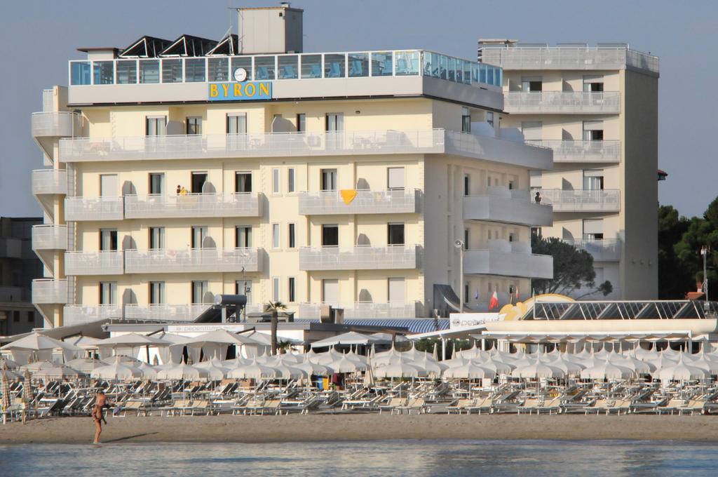 Hotel Byron Milano Marittima Exteriör bild