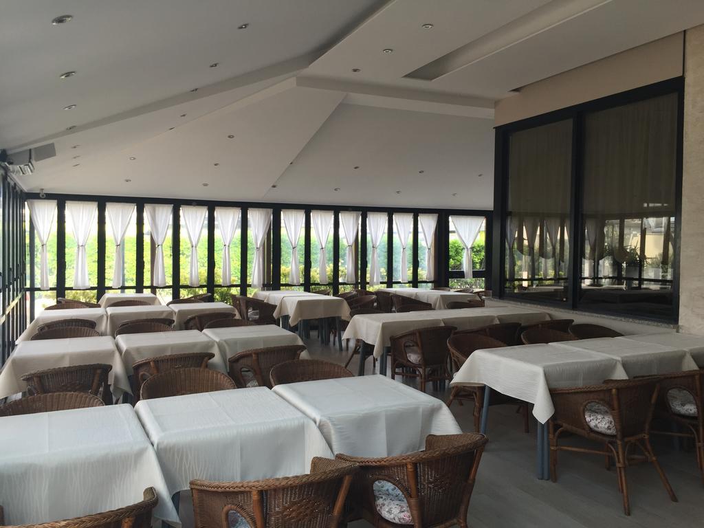 Hotel Byron Milano Marittima Exteriör bild