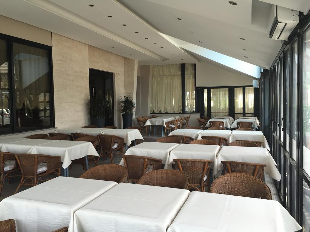Hotel Byron Milano Marittima Exteriör bild