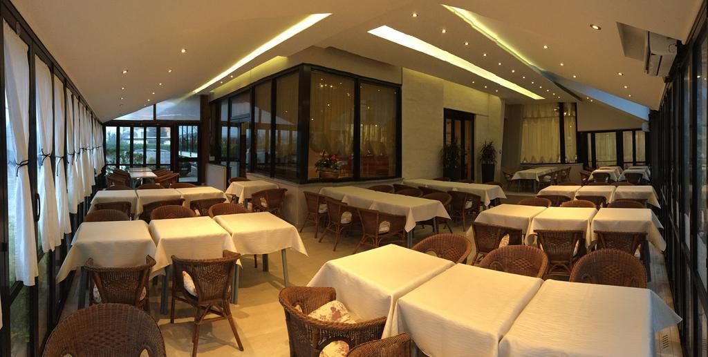 Hotel Byron Milano Marittima Exteriör bild