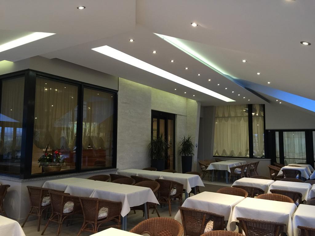 Hotel Byron Milano Marittima Exteriör bild