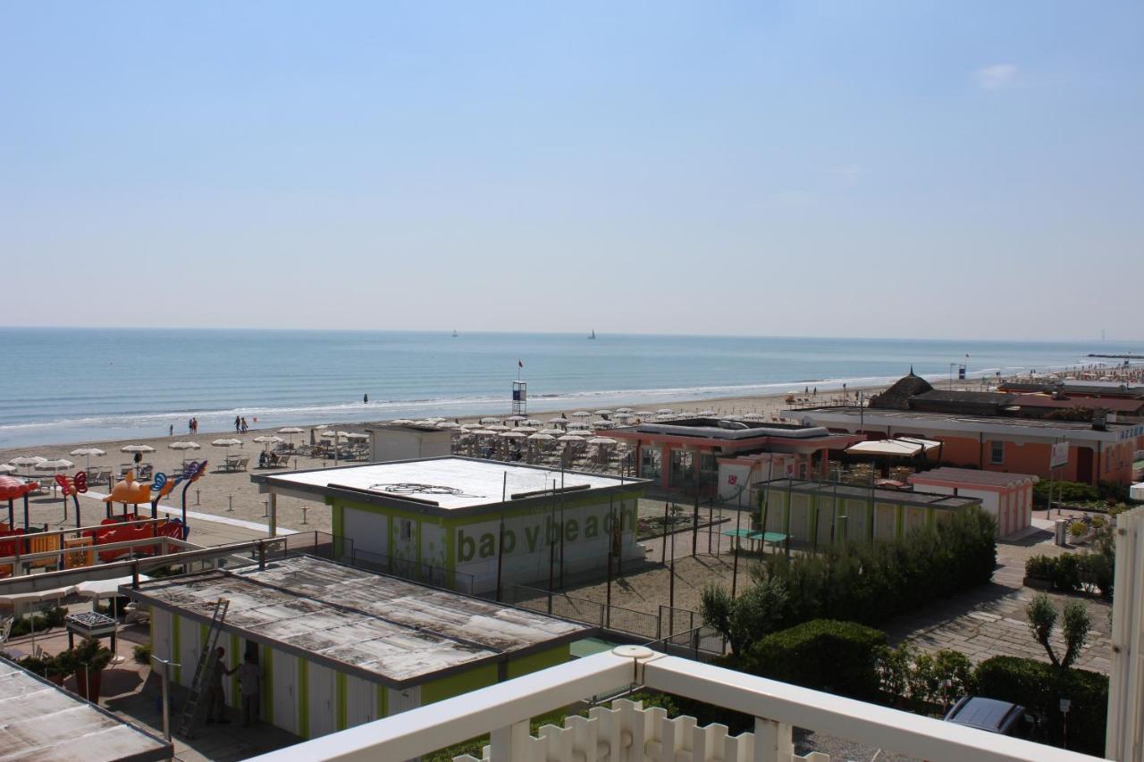 Hotel Byron Milano Marittima Exteriör bild