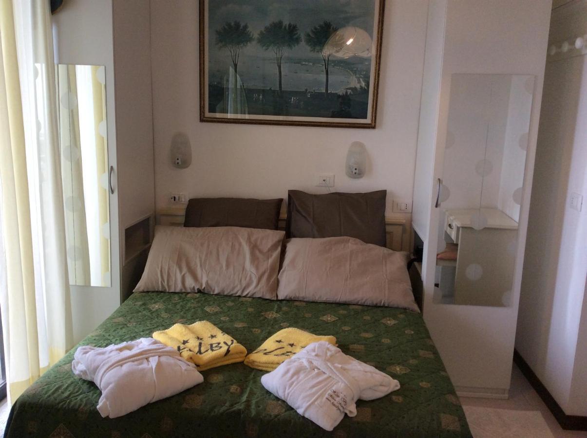 Hotel Byron Milano Marittima Exteriör bild